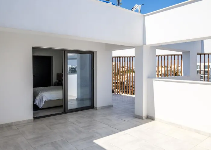 Solaar Apartments St Lazarous